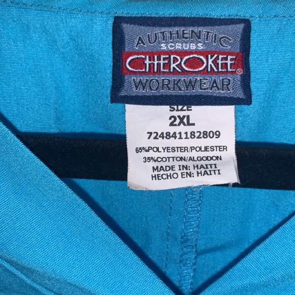 Cherokee scrub top - Picture 2 of 2
